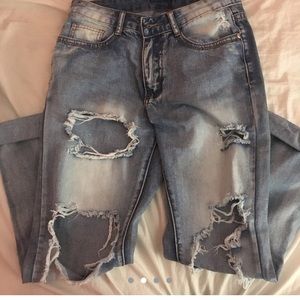 Fashion Nova mom jeans